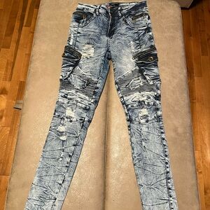 Red fox Distressed Blue Jeans for Women size 7 excellent condition